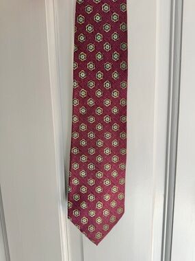 Christian Dior Tie Burgundy Medallion Pattern Classic Designer Necktie